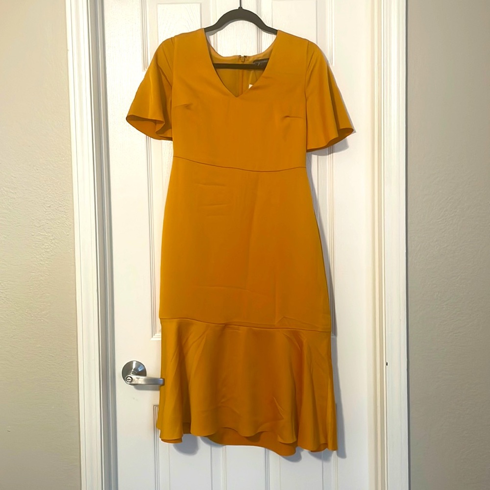 Banana republic gold flutter sleeve cocktail dress